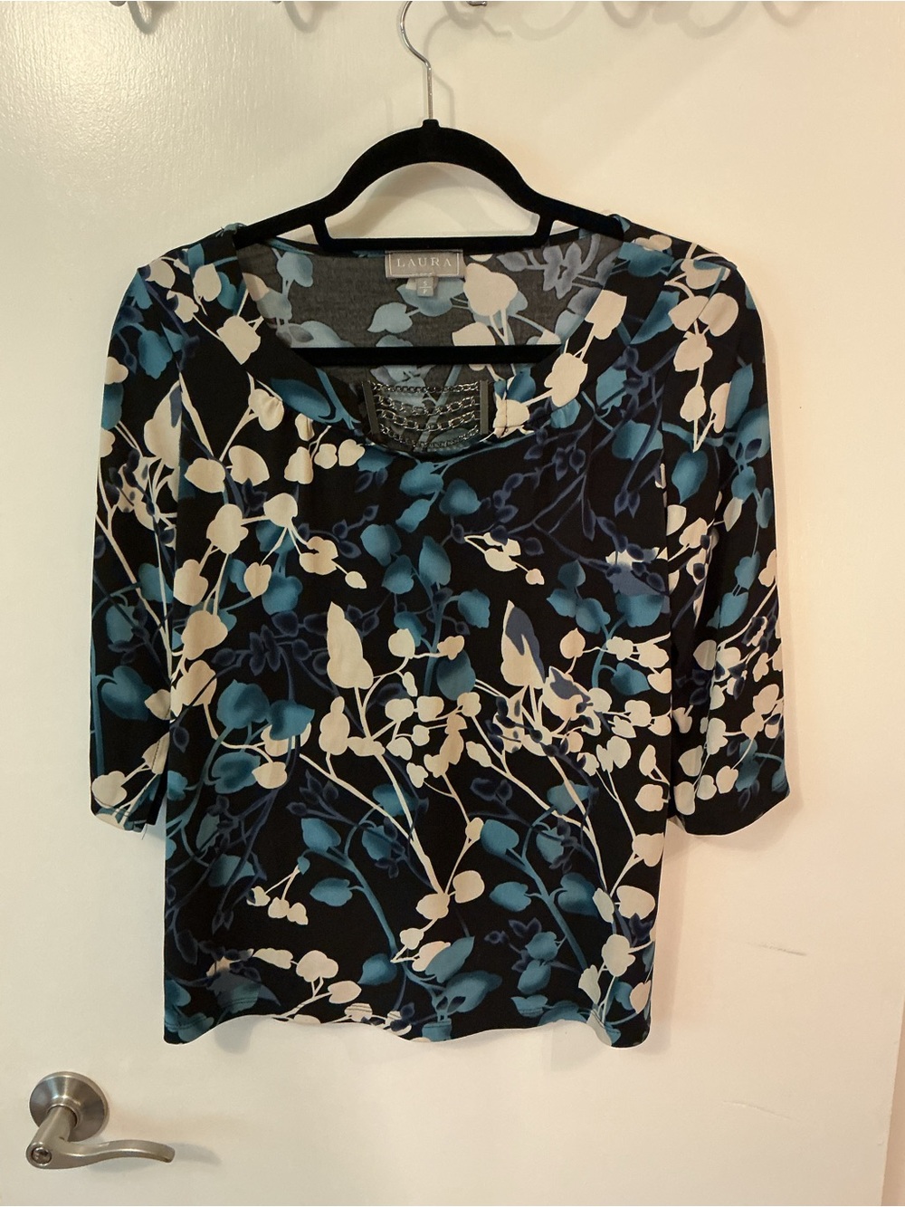 Laura Black Floral Scoop Neck Tee with Teal and Cream Print